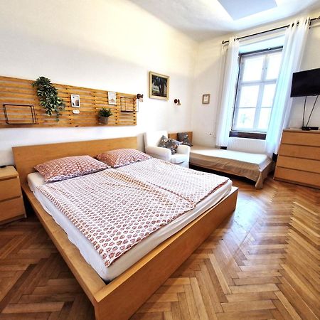 Varkeruelet Apartman Šoproň Exteriér fotografie