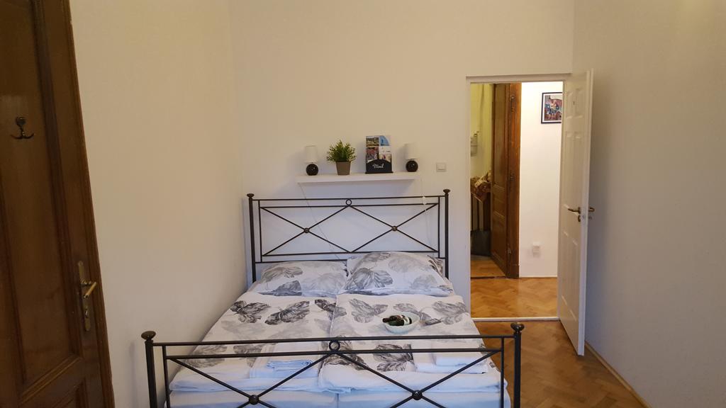 Varkeruelet Apartman Šoproň Exteriér fotografie